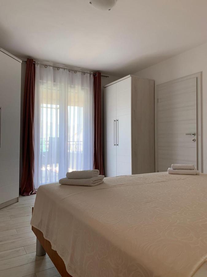 Apartment Salov Trogir Exterior photo